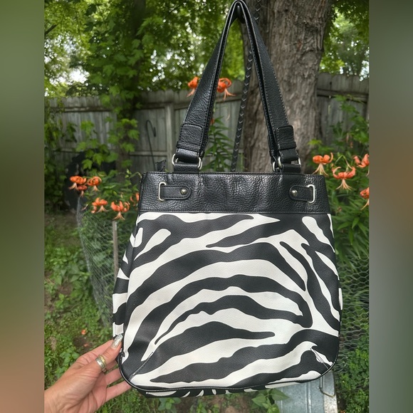 NY&C gorgeous large zebra print tote, Love this bag! - Picture 9 of 11